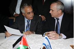 Israël et l'Autorité palestinienne signent des accords commerciaux bilatéraux